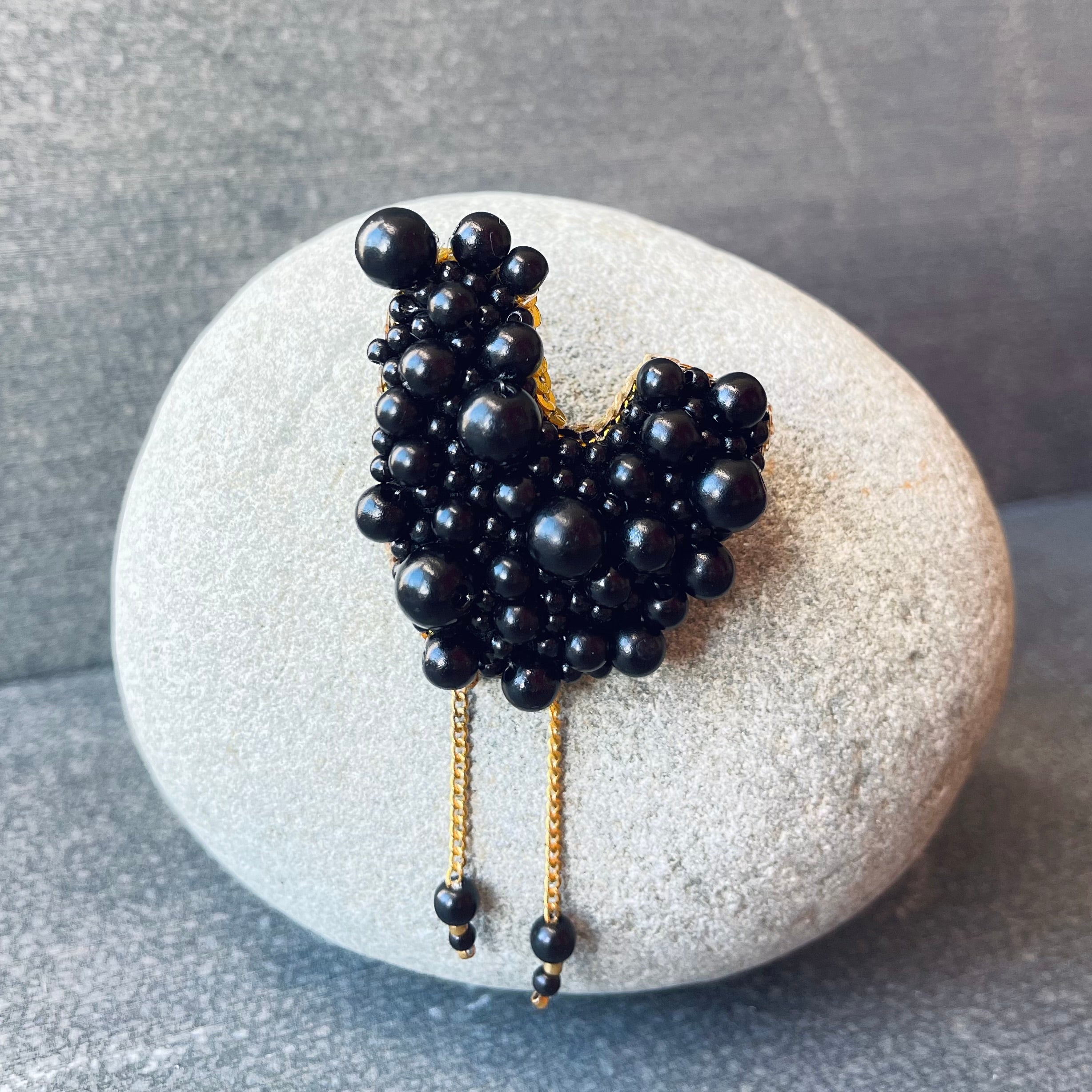 Black Pearl Chickie Pin